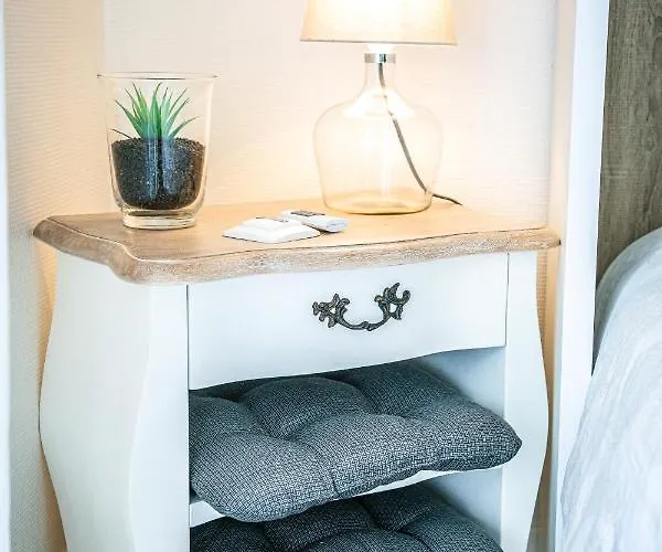 Le Septieme - Vue Cathedrale - Saint Remi Reims