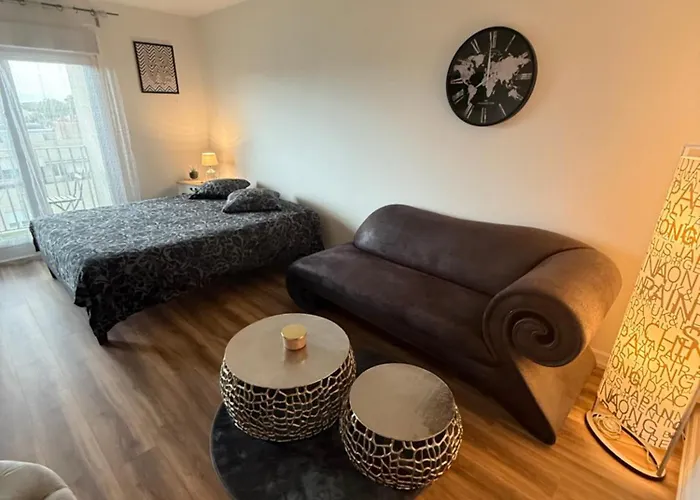 Le Septieme - Vue Cathedrale - Saint Remi Reims